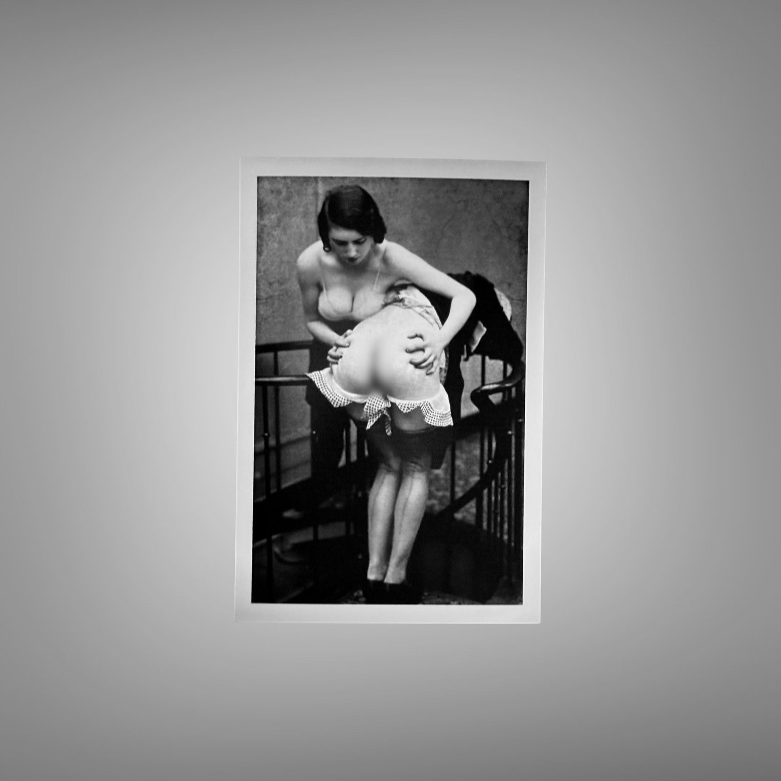 Alternative Glamour Chair-side Glamour Pose 4x6 Photo Print