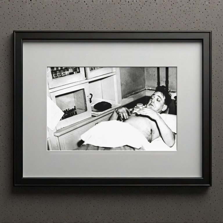 Pin-Up & Glamour Crime Scene Interior Photograph with Body and Room Details 4x6 Photo Print