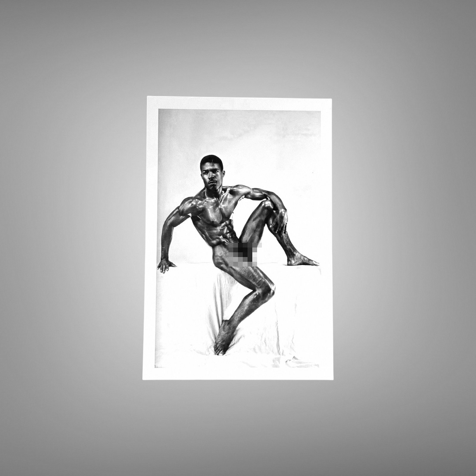 Male Physique High-contrast Crouching Physique Pose 4x6 Photo Print