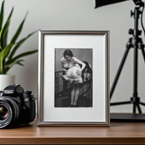 Alternative Glamour Chair-side Glamour Pose 5x7 Photo Print
