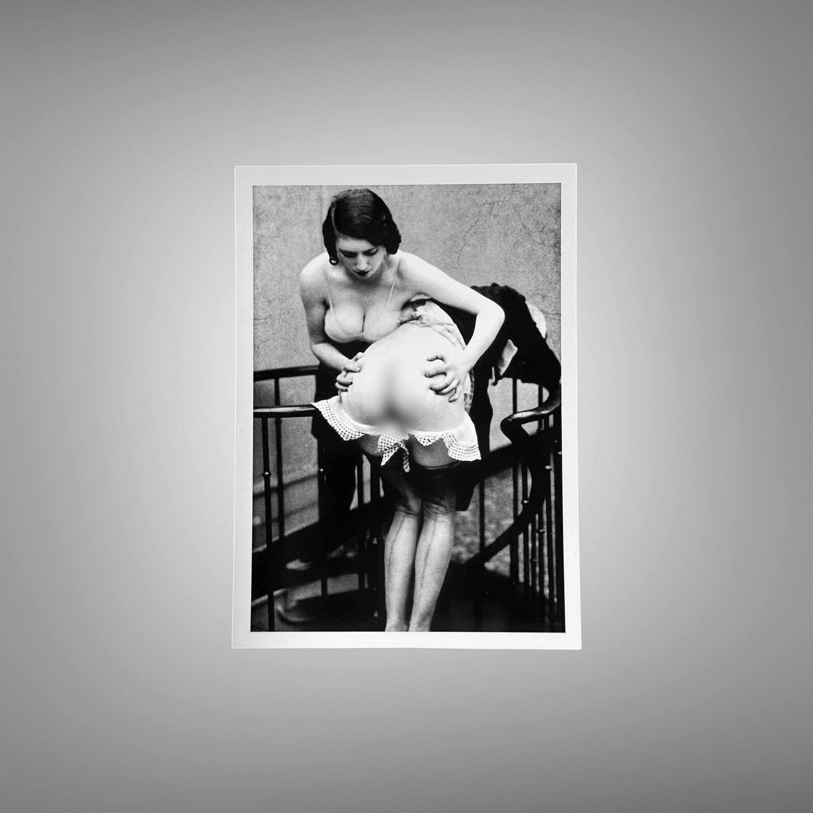 Alternative Glamour Chair-side Glamour Pose 5x7 Photo Print