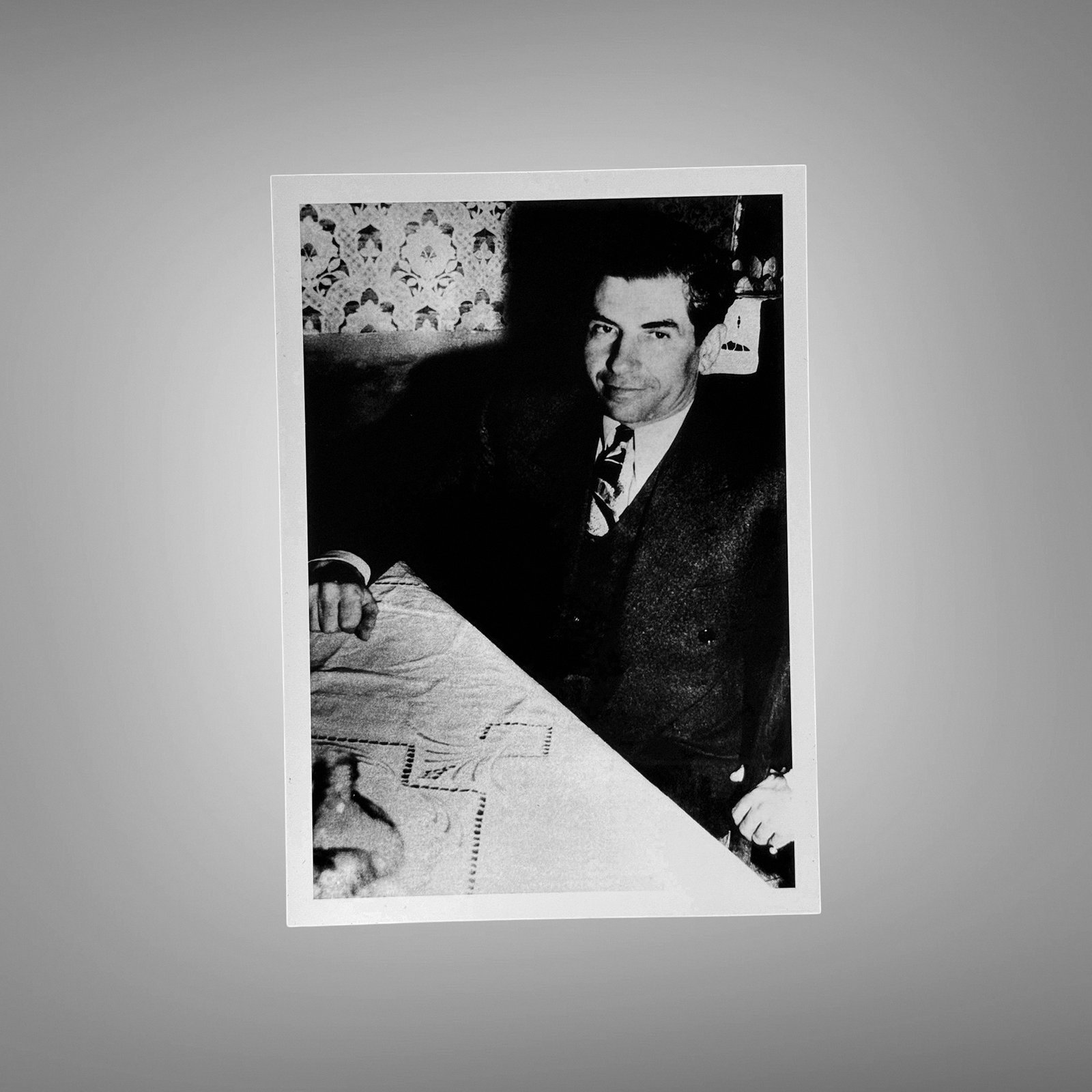 Pin-Up & Glamour Seated Courtroom or Interview-room Portrait 5x7 Photo Print